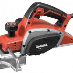 makita gyalugép 82mm 580w m1901