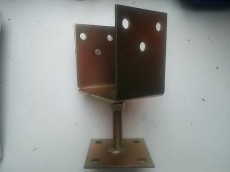 oszloptartó u120 csavarozható, lv:4 mm ko d talpas-120, talpas, állítható láb