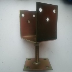 oszloptartó u100 csavarozható, lv:4 mm kom d talpas-100,állítható láb
