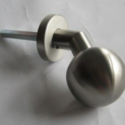 ajtó gomb eltolt kerek  rm lk6165 1120102