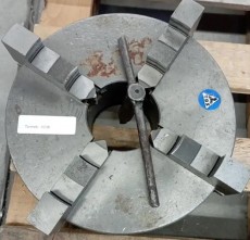 esztergatokmány 250mm 4 pofás használt