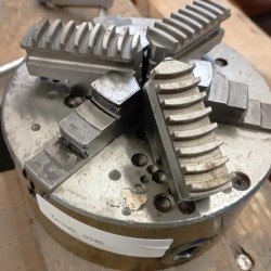 esztergatokmány 130mm 3 pofás használt