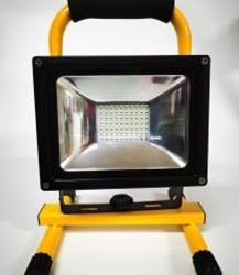 avide reflektor 50w akkus usb kábellel nw4000k (abrflnw-50w-smd)